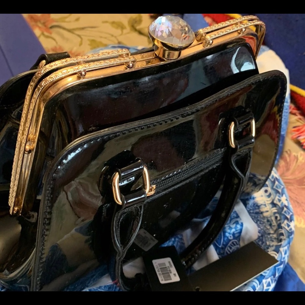 LA Terre Fashion purse with straps